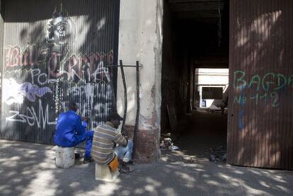 Una de las naves del Poblenou que fueron ocupadas por un grupo de senegaleses.