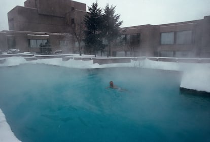 Piscina externa del hotel Bonaventure de Montreal, en marzo de 1980.