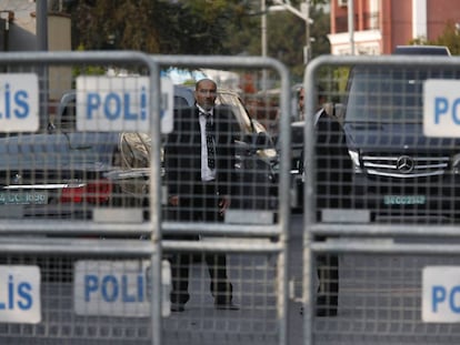 Security personnel guarding Saudi Arabia's consulate in Istanbul.