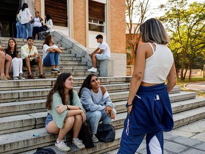 Estudiantes en la Universidad Complutense de Madrid, en septiembre.