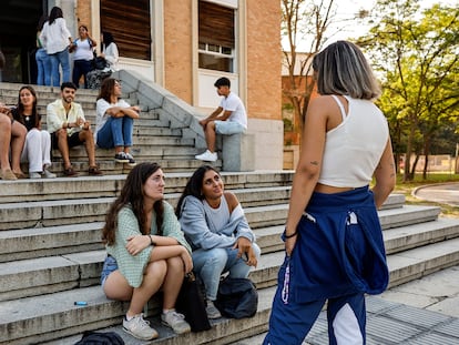 Estudiantes en la Universidad Complutense de Madrid, en septiembre.