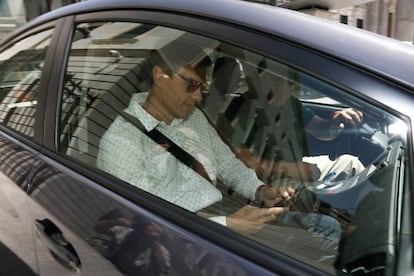 Pedro S&aacute;nchez, saliendo del Congreso de los diputados. 