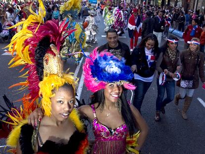 Diablos, 'majorettes' y sones dominicanos