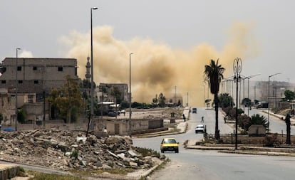 Un ataque a&eacute;reo sobre Alepo este domingo. 
