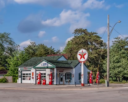 Former Ambler-Becker Texaco service station in Dwight, Illinois.