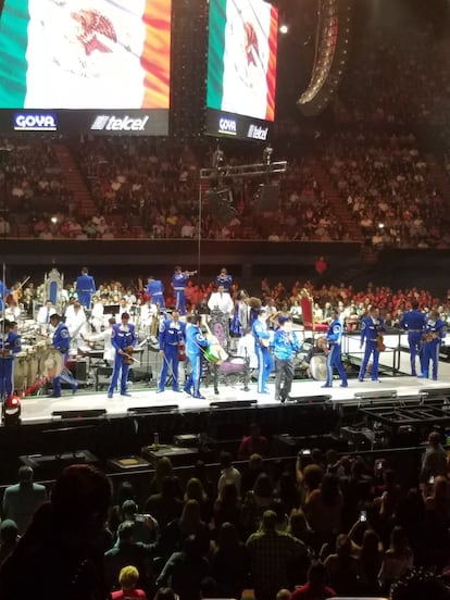 Presentación de Juan Gabriel en el Forum de Inglewood, California, este viernes 26 de agosto, como parte de la gira "MeXXIco es todo".