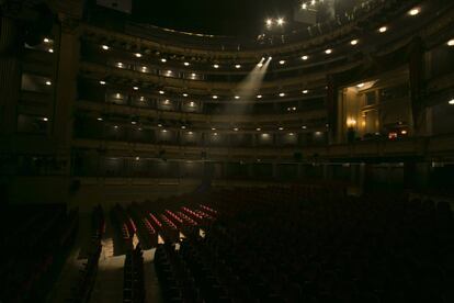 Patio de butacas del Teatro Real de Madrid, sin público.