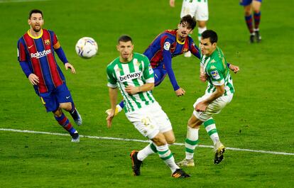 Trincão marca el gol de la victoria del Barça ante el Betis este domingo en el Benito Villamarín.