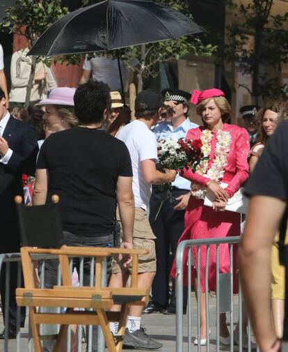 Emma Corrin, durante el rodaje de 'The Crown' en Málaga.