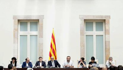 Diputados de JxSí y la CUP presentan la futura Ley del Referéndum.