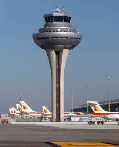 Vista de la torre de control de la Terminal T4 de Barajas