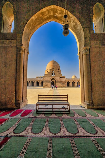 La mezquita Ibn Tulun es la mezquita más antigua de El Cairo.