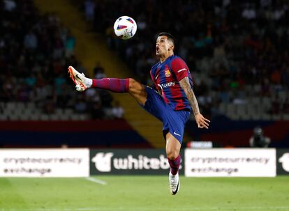 Cancelo, en el duelo ante el Celta en Montjuïc.