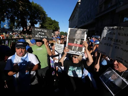 Una multitud pide justicia por Nisman en el segundo aniversario de su muerte.