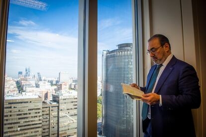 Sergio Díaz-Granados, presidente de CAF-Banco de Desarrollo de América Latina, en la planta 24 de la Torre Picasso, este lunes.