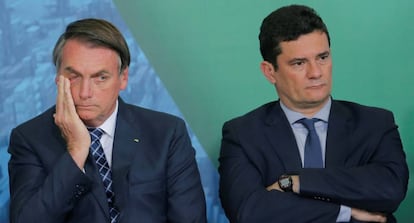 El presidente de Brasil, Jair Bolsonaro, junto al ministro de Justicia, Sérgio Moro. 