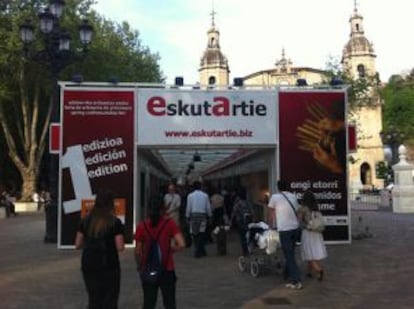 La II Feria de Artesanía Eskutartie se prepara para abrir sus puertas el viernes en Bilbao