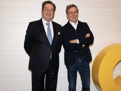 Javier Navarro, presidente de Arquia Banco y su fundación, y el arquitecto Emilio Tuñón, en la nueva sede de la entidad en Madrid.