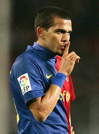 Alves, en un partido de semifinales de la Copa.