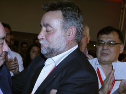 Manuel Pastrana (a la izquierda) y Francisco Fernández Sevilla, ex secretarios generales de UGT en Andalucía.