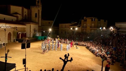 Otro momento de la representación de 'El Alcalde de Zalamea' en el pueblo extremeño.