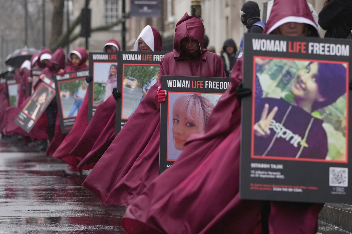 Las marchas del 8-M toman las calles en el mundo | 8M: Día de la Mujer ...