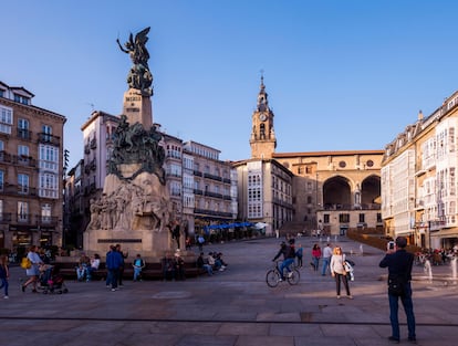 5. Álava: Plaza de la Virgen Blanca.