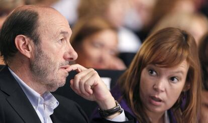 Alfredo P&eacute;rez Rubalcaba y la ministra de Sanidad, Leire Paj&iacute;n.