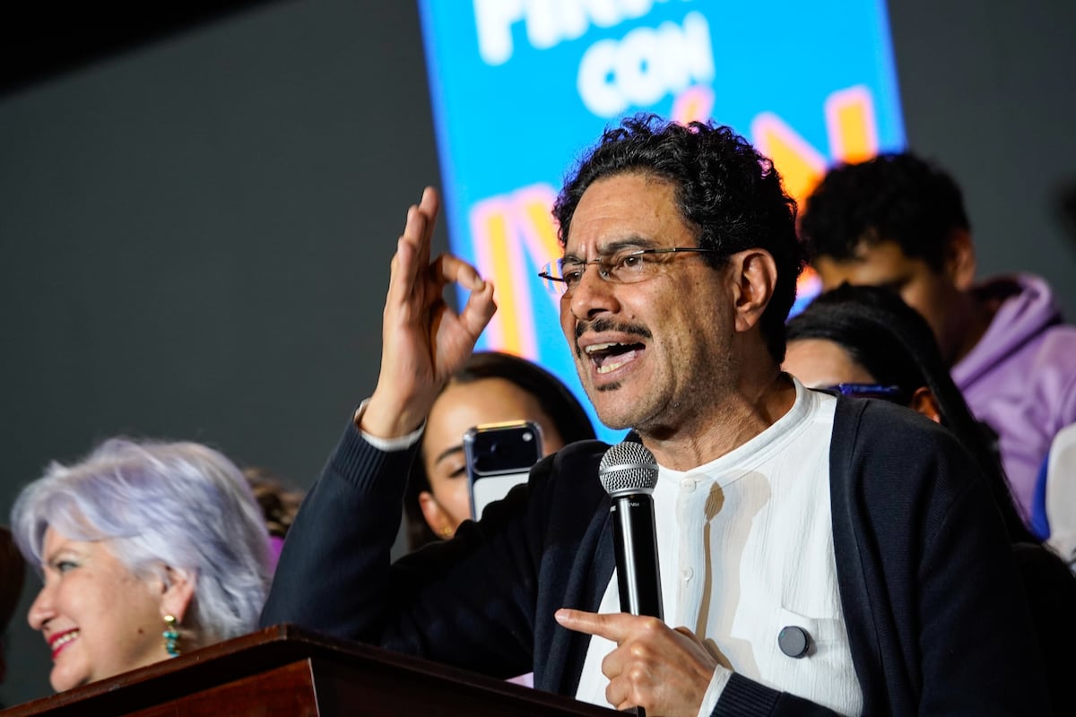 Iván Cepeda busca mantener su ventaja en la campaña presidencial con una  defensa del legado de Petro | EL PAÍS América Colombia