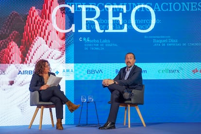 Laka conversa con Raquel Díaz durante el evento CREO de Cinco Días.