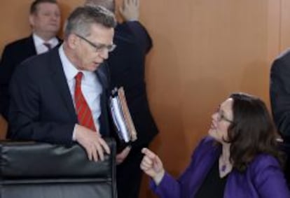 El ministro del Interior, Thomas de Mazi&egrave;re, y la titular de Trabajo, Andrea Nahles.