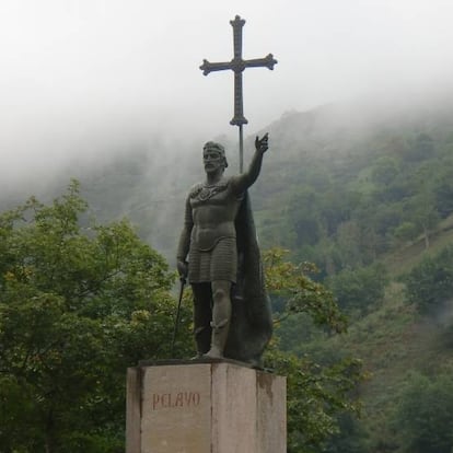 Monument a Don Pelayo a Covadonga.