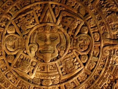 Reproducci&oacute;n de la Piedra del Sol, tambi&eacute;n conocida como Calendario Azteca.