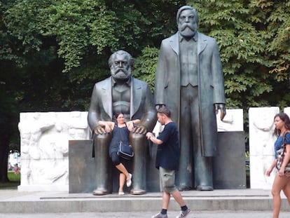 Las estatuas de Marx y Engels en el parque que lleva sus nombres.