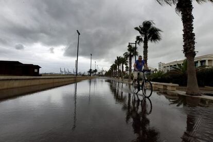 Imagen del paseo de la playa de Las Arenas en Valencia.