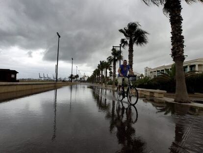 Imagen del paseo de la playa de Las Arenas en Valencia.