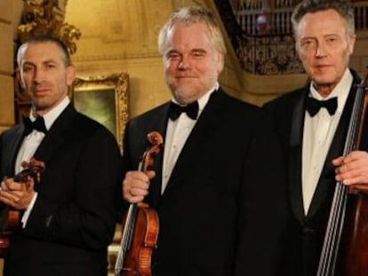 De izquierda a derecha, Mark Ivanir, Philip Seymour Hoffman, Christopher Walken y Catherine Keener, en 'El último concierto'.