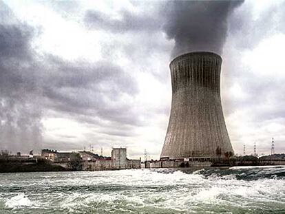 La central nuclear de Ascó, situada junto al río Ebro.