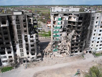 A view shows buildings destroyed by the shelling, amid the Russian invasion of Ukraine, in Borodianka, Kyiv region, Ukraine, May 2, 2022. Picture taken with drone. REUTERS/Zohra Bensemra