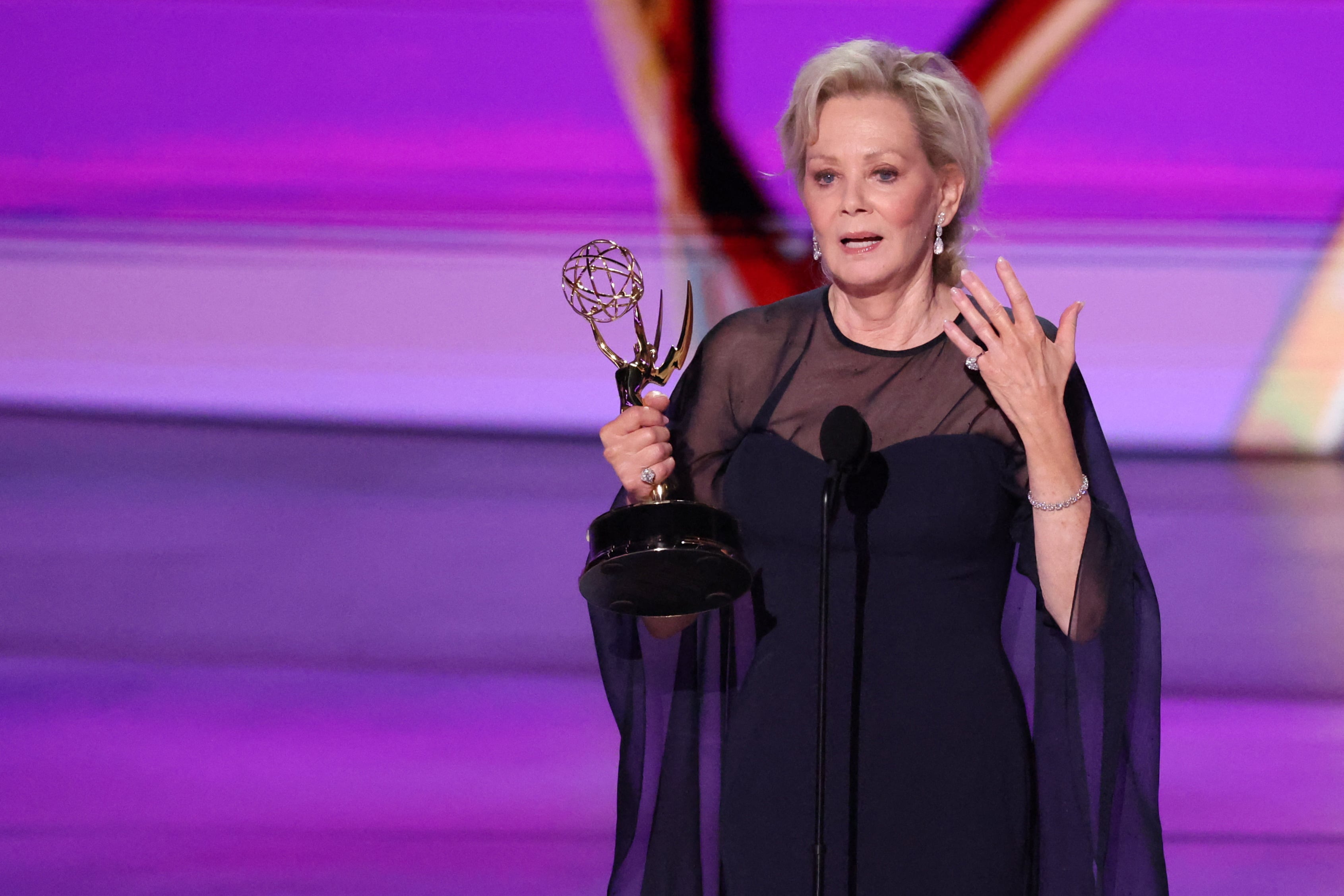 Emmys 2024: ‘Hacks’ da la sorpresa como mejor serie de comedia, y ‘Shogun’ triunfa como drama 