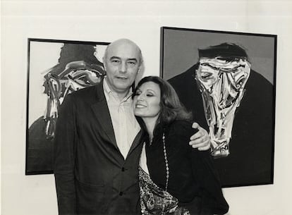El pintor Antonio Saura y la cantante Rocío Jurado en la inauguración de Arco de 1982.