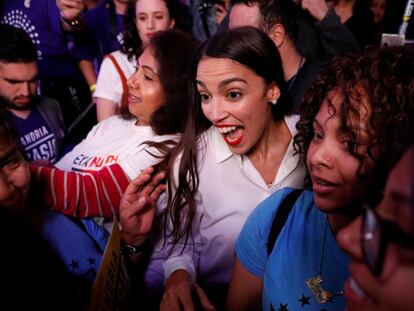 La candidata demócrata Alexandria Ocasio-Cortez en la noche electoral.