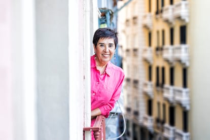 Nieves Concostrina, periodista y escritora, el 19 de febrero en su casa de Madrid.