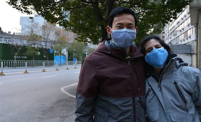 Chinese citizen Sun Naitian with his Spanish wife Dácil Sánchez in Wuhan.