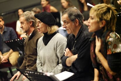 Carlos Hipólito, Vicky Peña, Pep Molina y Muntsa Rius, en un ensayo de 'Follies'.