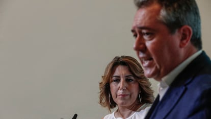 Susana Díaz y Juan Espadas, en la sede del PSOE andaluz, en Sevilla, en junio de 2021.