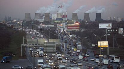 Termoelétrica ao lado de uma estrada em Moscou na semana passada