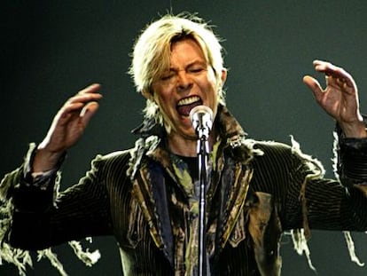 David Bowie, durante seu concerto em Praga.