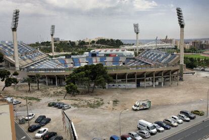 El estadio Rico Pérez de Alicante, que será derribado y construido de nuevo, en una imagen tomada ayer.