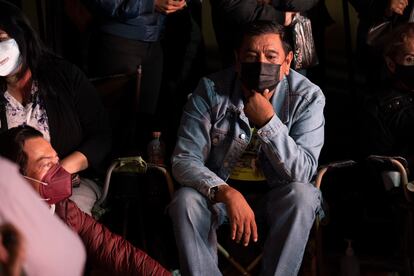 Felix Salgado Macedonio excandidato del partido Morena a Guerrero en el plantón afuera del edificio del Instituto Nacional Electoral.